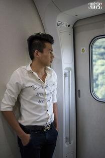 火车上的男人,揭秘旅途中的男性世界